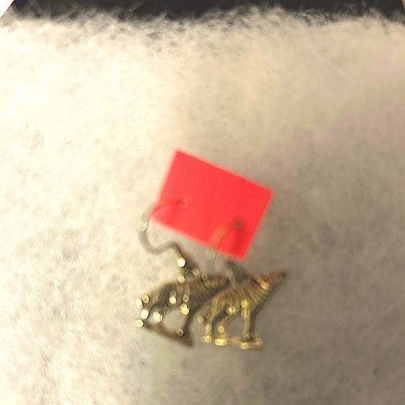 - Ware wolf 🐺 Stunning beautiful NWT hypoallergeniC .925 stainless buster … - Picture 6 of 7